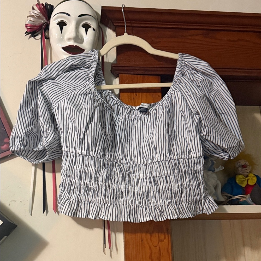 American Eagle Outfitters Navy and White Puff Sleeve Blouse